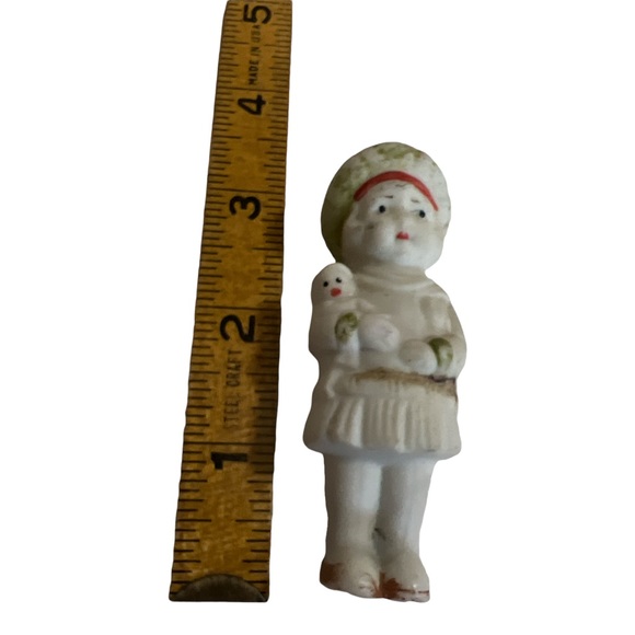 1930’s Porcelain Bisque Figurine of Little Girl Holding Doll, Made in Japan - Picture 4 of 4